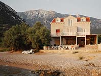 House Zaporat - on the beach in Duba